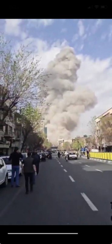 现场视频！以色列称对伊朗进行“预防性”打击 #德黑兰发生爆炸  #伊朗德黑兰首都发生爆炸《纽约时报》援引美国官员消息称