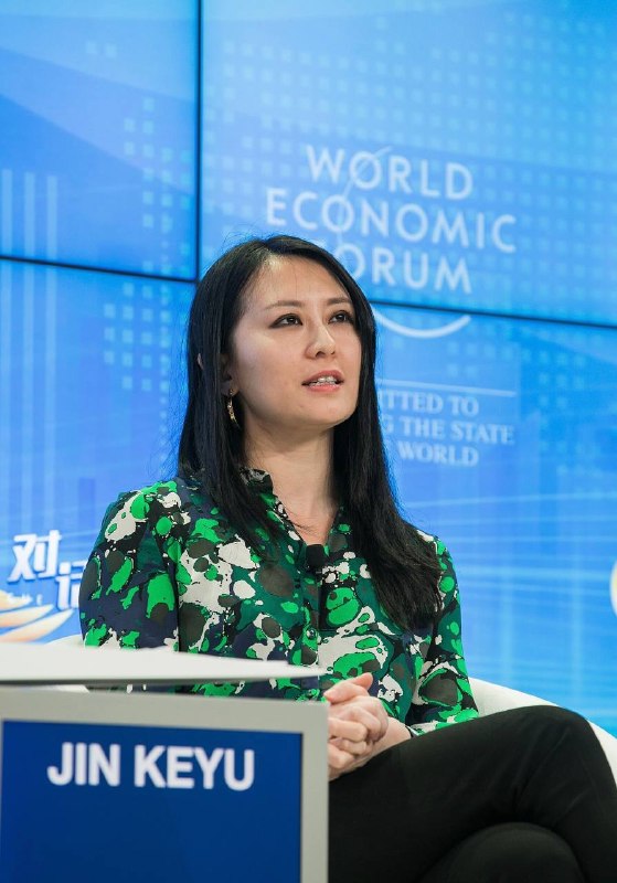 哈佛大学前校长萨默斯一直向爱泼斯坦请教要怎么勾引他以前的学生、中国财政部前副部长金立群的女儿金刻羽，一直向爱泼斯坦汇报他们两个人的关系，直到爱泼斯坦被捕前一天还在说