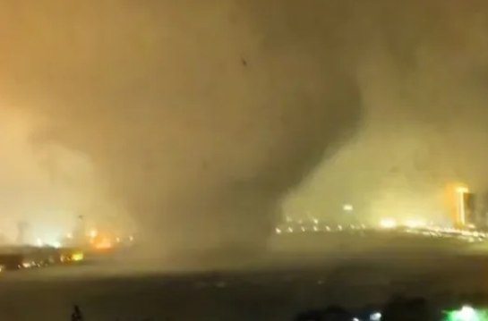 组图：龙卷风袭击湖北黄冈 致8人死亡