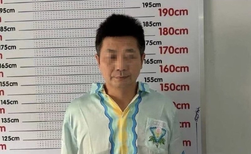 1.反诈博主“徽剑”被绑架虐杀，幕后主使至今仍在境外！10月27日，新京报独家采访其亲属，披露一个令人心寒的细节
