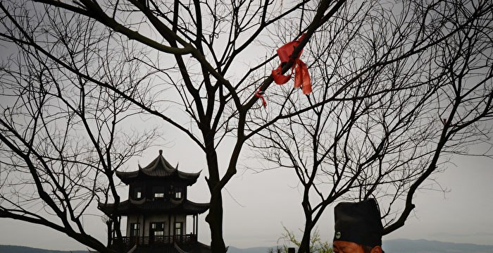 陕西道教会长被举报：隐婚生子 给情人办道士证