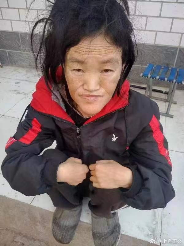 智障女子失踪20年，警方先查举报人是谁7月18日，打拐志愿者上官正义发文称，河北沧州任丘市麻家务镇三村，一名存在智力障碍的女子被当地一名男子“收留”约20年，至今没有身份信息，当地不少村民都知道此事