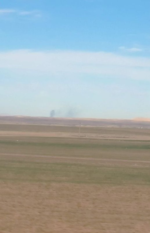 1. 目前状况极其严峻，一家搜救直升机被击中后坠毁