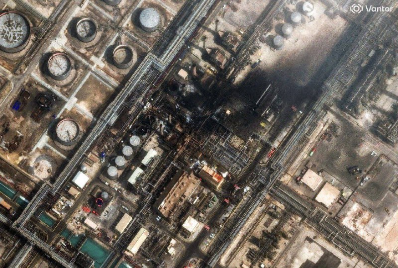 下一个（推特）无人机袭击后沙特阿拉伯 Ras Tanura 炼油厂的卫星图像拉斯坦努拉 (Ras Tanura) 是中东最大的炼油厂之一