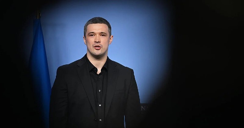 NiKITa🇺🇦 (Twitter/X)費多羅夫拒絕其他職位，他要回國防部