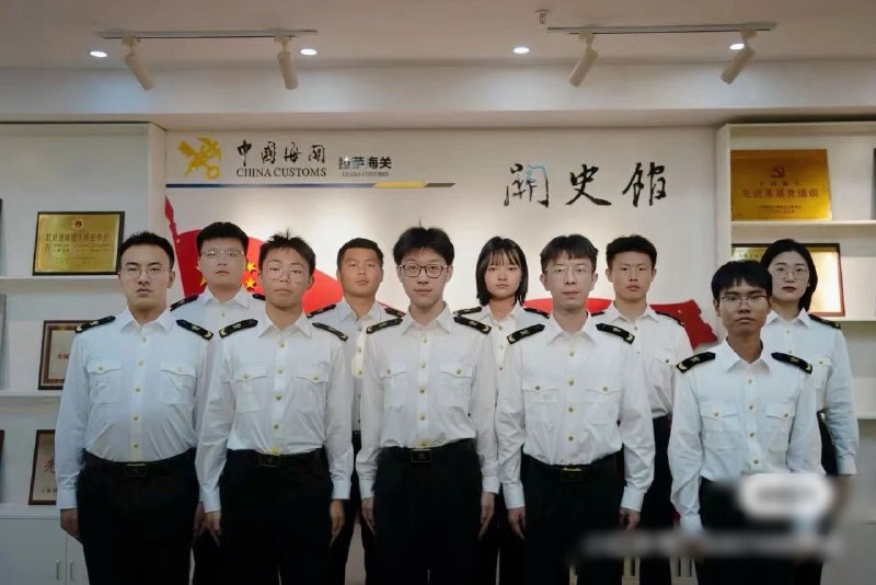 1.疑似李雷阳的家属在小红书发帖称，有话要讲，发不出去，被平台屏蔽了