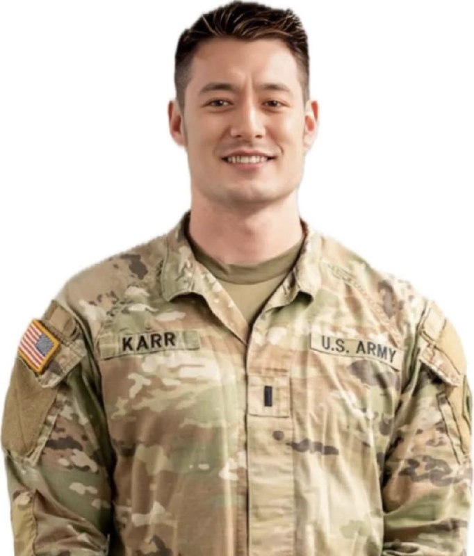 1. 在伊朗境内的一场激烈交火后，第二名F-15E战斗机机组人员安全获救