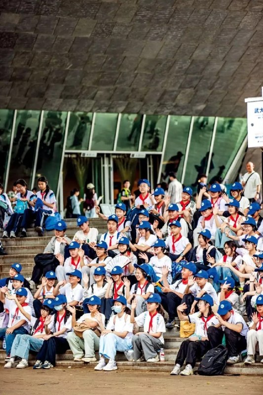 中国的大学景区化：凭啥进中国高校游览那么难？