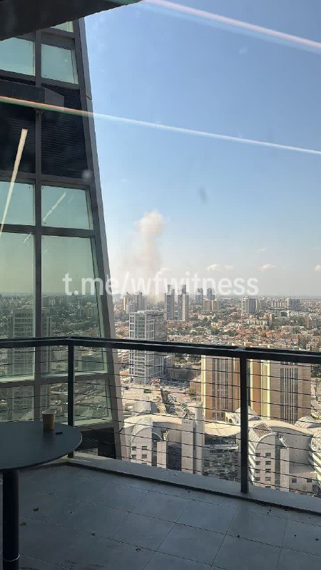 1.伊朗撞击贝尔谢巴的那一刻2.贝尔谢巴撞击的附加镜头