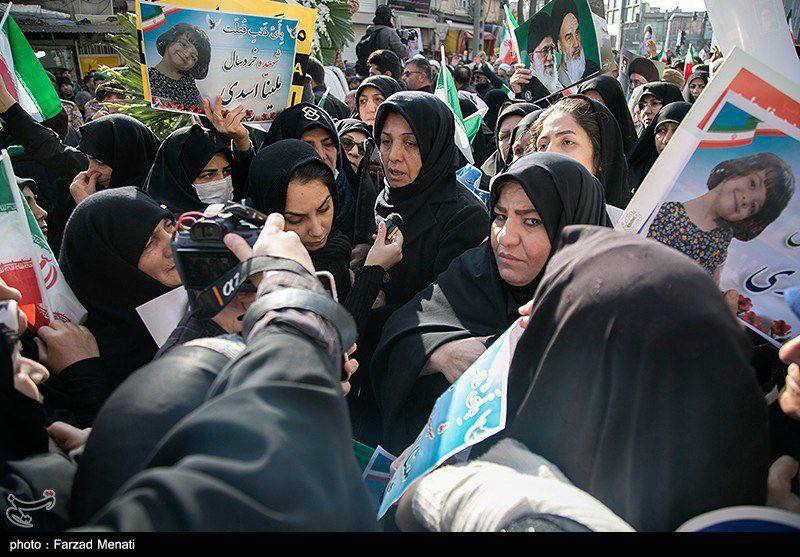🇮🇷 3岁女童梅丽娜·阿萨迪在抗议活动中丧生