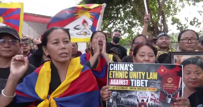 中国民族团结新法上路，藏人为何担心文化消失？