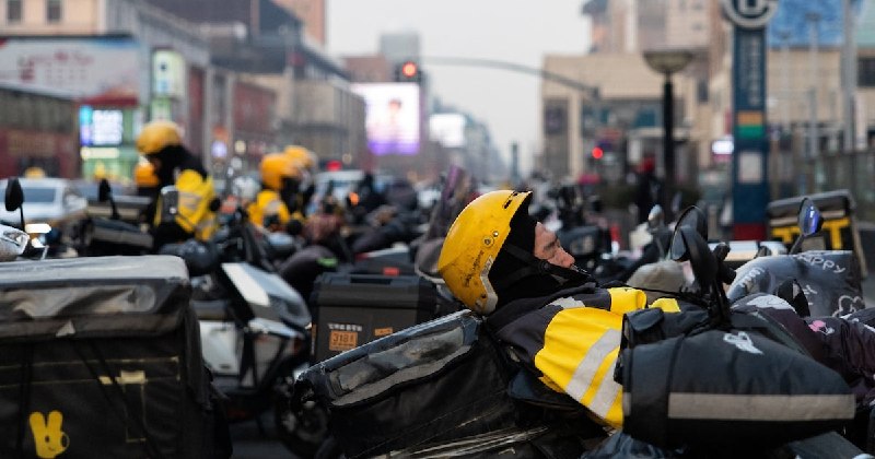连快递员都不安全了？AI如何冲击中国就业市场