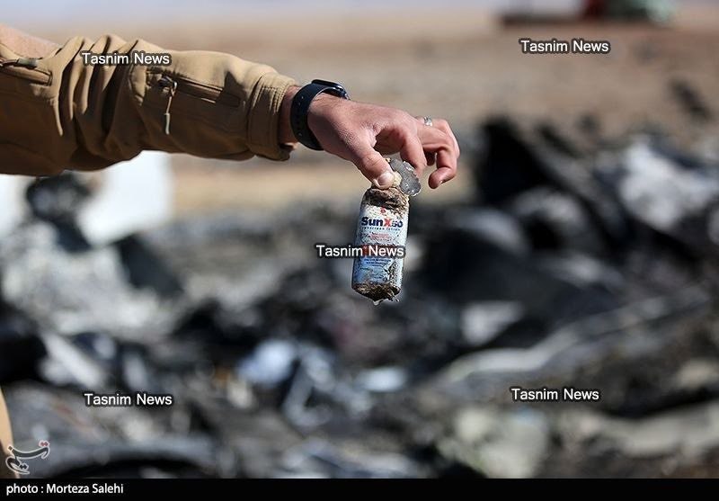 1. 没想到，那名被救回的美军飞行员在被困的48小时里，竟然可能还能用牙膏刷牙、涂防晒霜（SunX50）😅这也侧面说明，美军的补给体系里，不只是生存和作战需求，连最基本的个人护理也被考虑在内