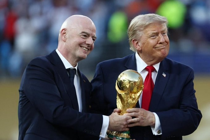 1.国际足联主席因凡蒂诺——今天宣布，国际足联将把世界杯比赛权卖给川普家族
