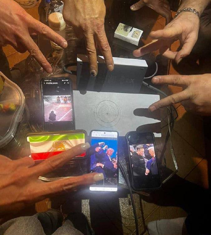 1. 据伊朗国际电视台报道，尽管采用最保守的估算，过去48小时内仍有至少2000名反政府抗议者被伊朗安全部队杀害2. 伊朗巴博尔市的抗议者袭击了一座刑事警察大楼，并解救了被拘留者