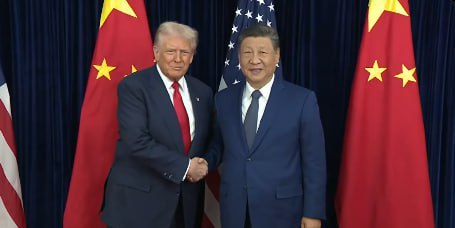 1.美中双方已就座开始会谈，每边七人