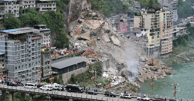 重庆山崩8死34失联　逾72小时仅寻获8具遗体