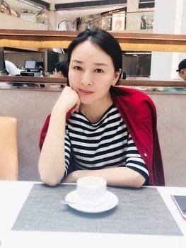 1.6月27日，英国《金融时报》发表独家报道，称记者于周五深夜在北京市平谷区石佛寺机场目击，数名身着黑衣的人员在制服警察监督下，对一辆黑色SUV进行搜查