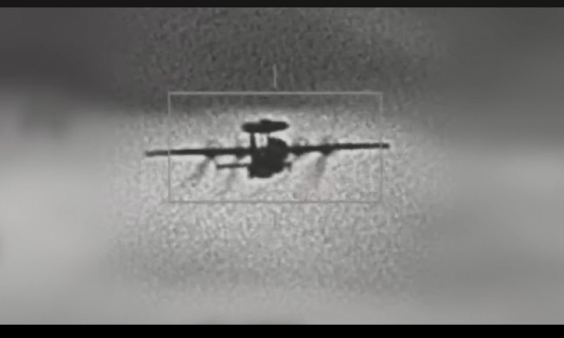 中國空警500預警機竟然放在第一線，直接被台灣F-16V戰機瞄準，你很勇嘛～兩國空軍戰術實力差立刻現形