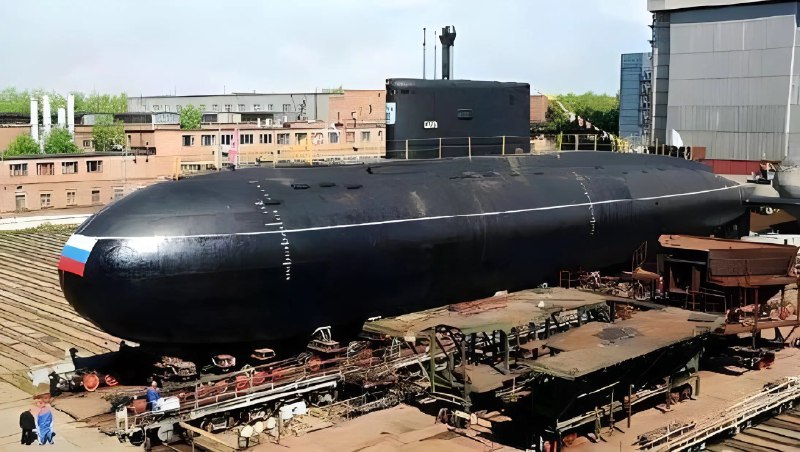 1.乌克兰首次使用其“海底宝贝”（Sub Sea Baby）水下无人机，于俄罗斯海军黑海基地内，击沉了一艘俄罗斯基洛级潜艇