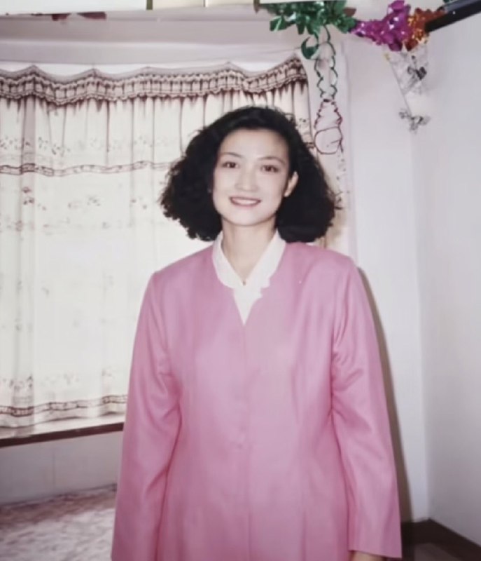1.曾经美艳不可方物的北京女子孙美华，三十岁被拐到山东，折磨26年成了精神失常的黑瘦老太婆，因为谈吐中流露出的口音和明显见过世面的言语，被好心人寻亲接回北京事发地山东菏泽曹县，距离铁链女的丰县百来公里，都是著名的孔孟之乡2.「北京女子被拐26年终回家，遭长期摧残已面目全非（2026.09.08）」9月8日，在山东菏泽曹县生活了二十多年的北京女子孙美华，终于在当地网友“初心”等人的帮助下找到亲人，并由家属接回北京