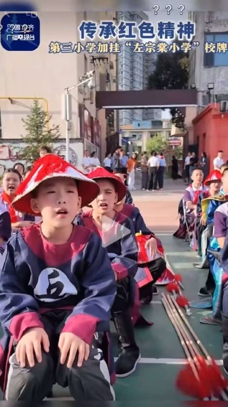 小径残雪
