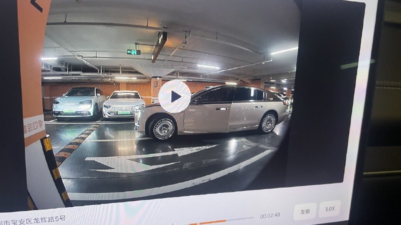 1.尊界车主在停车场尿尿，下面都被边上车的哨兵模式拍下来了，看的清清楚楚1.尊界车主在停车场尿尿，下面都被边上车的哨兵模式拍下来了，看的清清楚楚