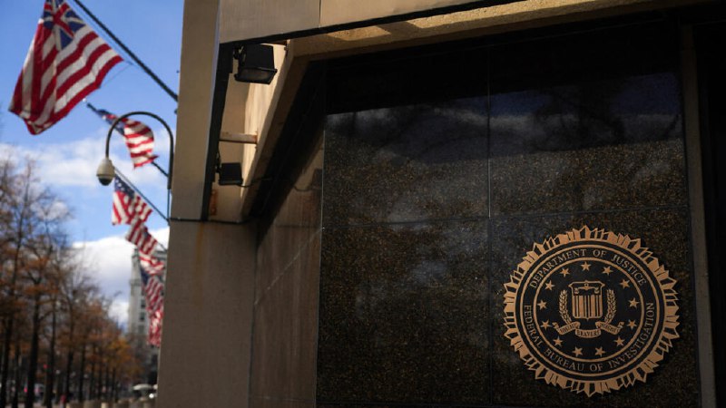 美FBI起诉中国籍博士后研究员涉走私大肠杆菌美国联邦调查局（FBI）局长帕特尔（Kash Patel）周五表示，一名持签证在美国从事学术研究的中国籍博士后研究员，涉嫌将大肠杆菌走私入境，并就相关情况向执法机构作出不实陈述，已正式遭到起诉