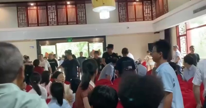 秋雨圣约教会江油聚会遭冲击 33人被带走