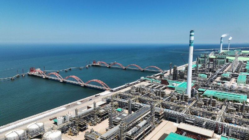 China Asks Banks to Pause New Loans to US-Sanctioned Refiners