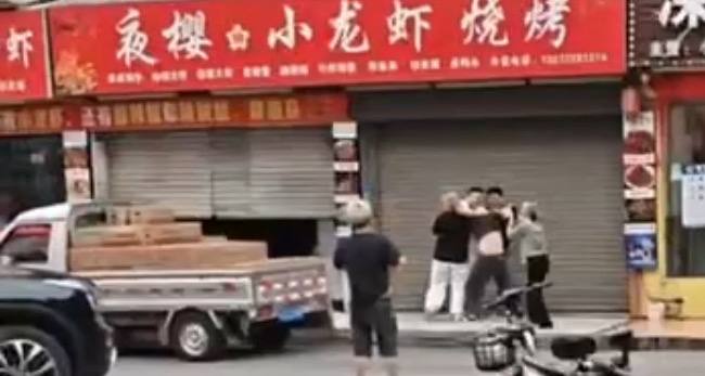 10月21日早上6点，广东东莞精神小伙，2 ko 1没打过 🔪人了