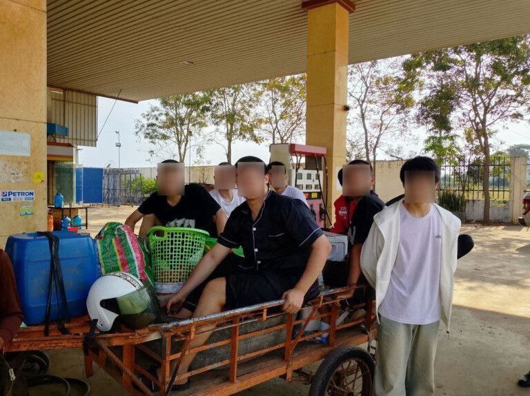 1. 金边桥下发现一具中国人尸体2. 今天上午柬埔寨移民总局又开了一次会，会议内容促进打击网络诈骗！移民总局局长主持，其他各级大小官员也出席了会议