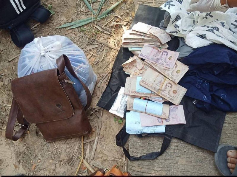 泰国军方截获KK园区逃难狗推大量现金以及多部手机KK谈判成功啦 ！据消息，目前已经和缅军谈判成功，缴纳30%保护费，所有流浪在外的狗子们，7天后可以返回KK继续工作，敲起心爱的键盘流浪的小伙伴可以不用慌了，而在集中营的小伙伴，需要公司或个人缴纳8500U就可以离开，至于妙瓦底其它园区，目前在谈判愿意缴纳30%就不会突袭，但是该遣送的还是会遣送一部分，祝大家好运！泰国军方截获KK园区逃难狗推大量现金以及多部手机KK谈判成功啦 ！据消息，目前已经和缅军谈判成功，缴纳30%保护费，所有流浪在外的狗子们，7天后可以返回KK继续工作，敲起心爱的键盘流浪的小伙伴可以不用慌了，而在集中营的小伙伴，需要公司或个人缴纳8500U就可以离开，至于妙瓦底其它园区，目前在谈判愿意缴纳30%就不会突袭，但是该遣送的还是会遣送一部分，祝大家好运！