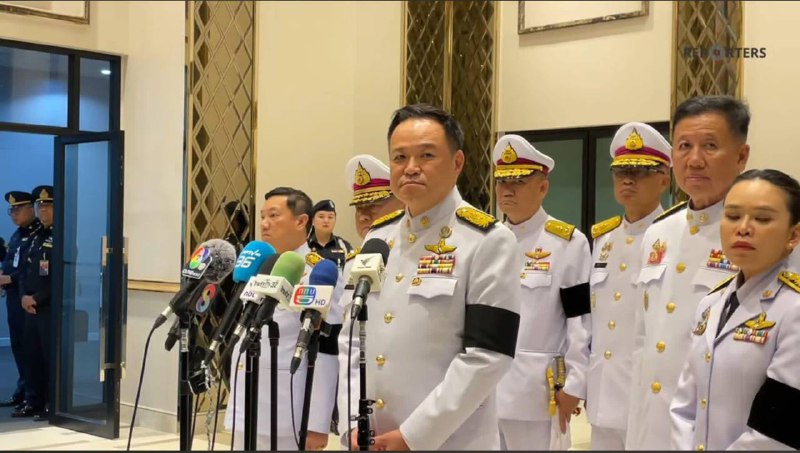 1. 1.泰国袭击了柬埔寨境内的一座桥梁，该桥梁是当地军队的重要交通要道