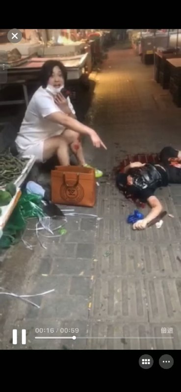 1.重庆大渡口马王乡菜市场，昨天晚上发生一起砍头事件，头都直接被砍下来了2.近重庆发生了一起严重的砍人事件